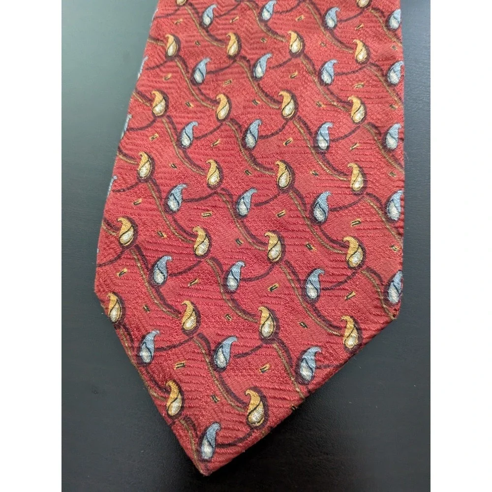 Robert Talbott Studio Tie Red Paisley Pepper Textured‎ Silk USA Made 56